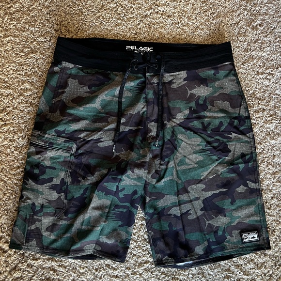 Pelagic Bluewater Shorts - Picture 1 of 3
